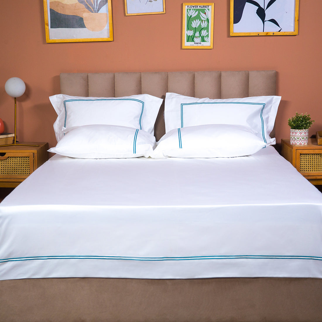 Frame bed sheet set