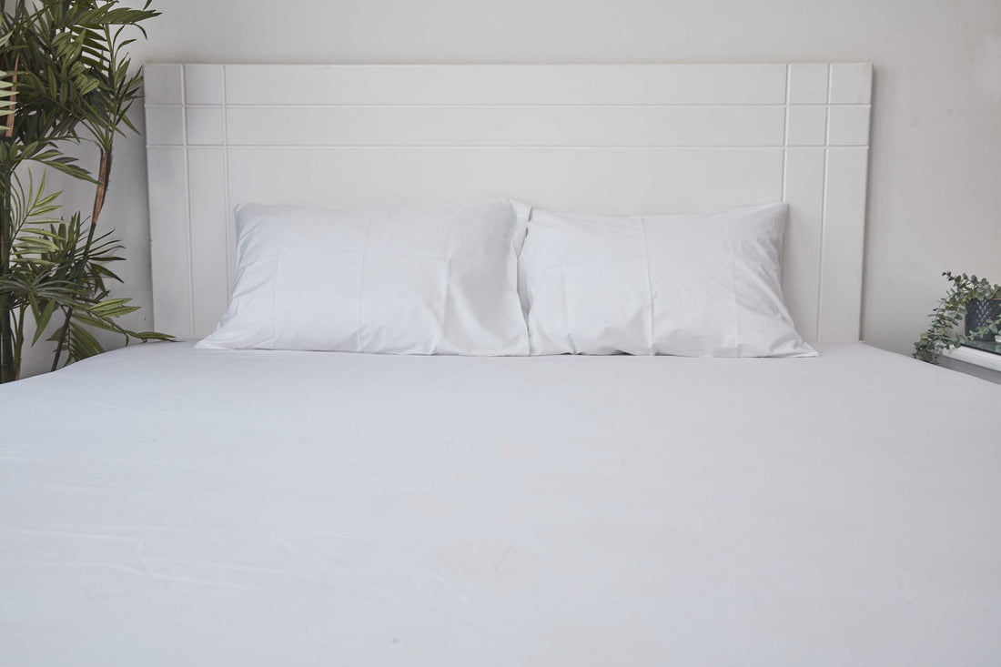 White fitted sheet and pillow cases set