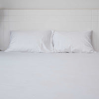 White fitted sheet and pillow cases set